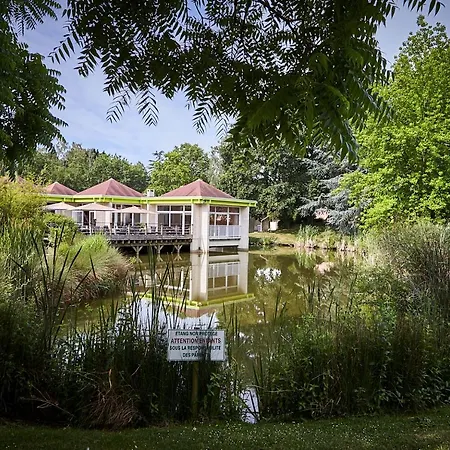 Les Jardins De L'anjou Hotel 3*