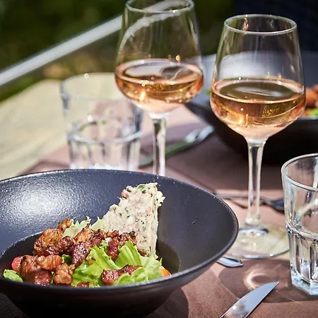 Les Jardins De L'anjou Hotel 3*