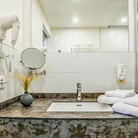 호텔 Les Jardins De L'anjou 3*